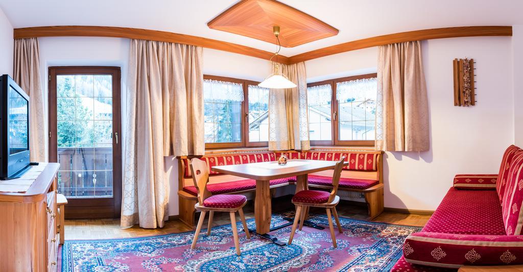 Apartments Elise Selva di Val Gardena Bagian luar foto
